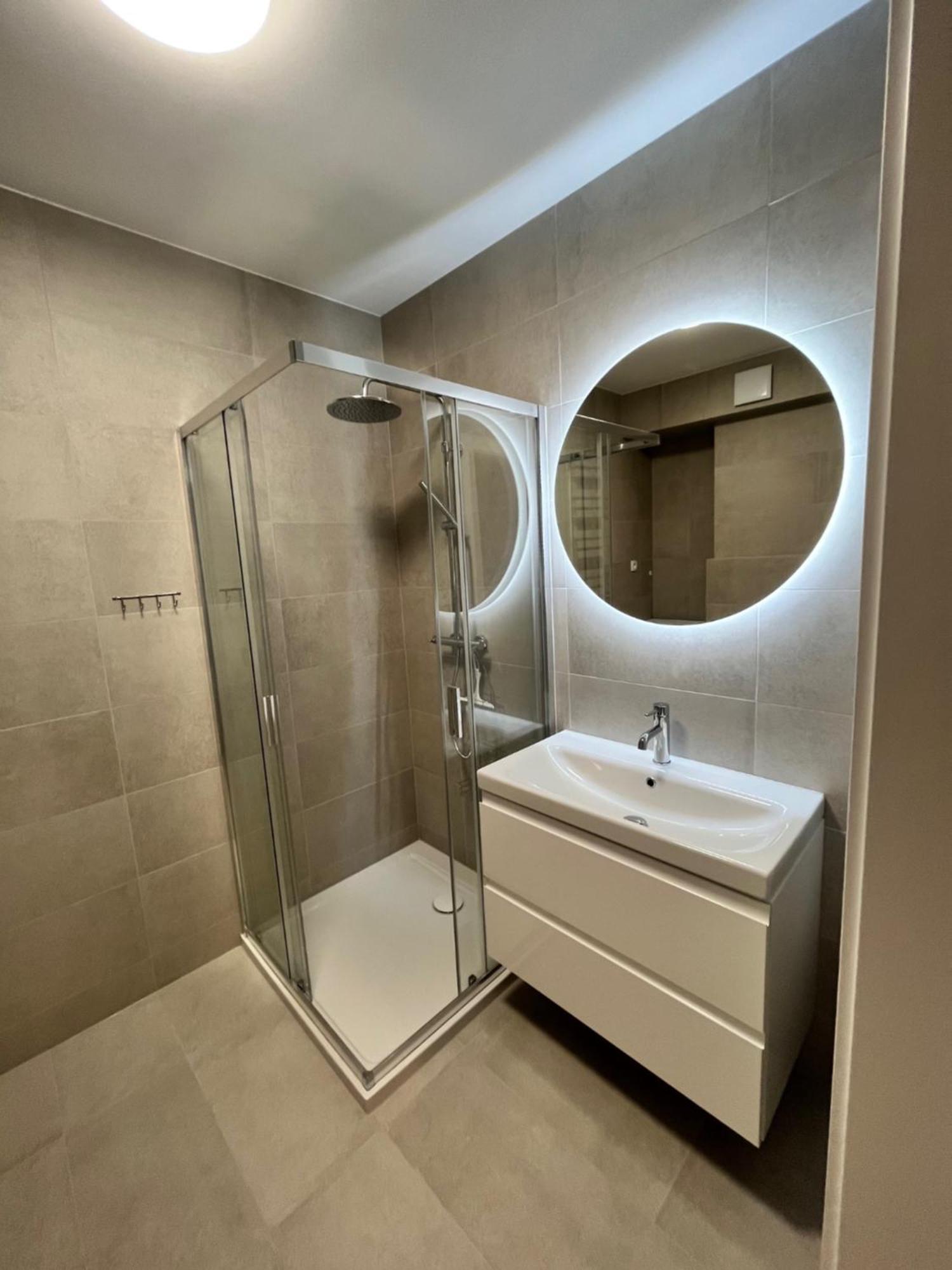 Apartament Julia 1-4 Os Starowapiennikowa 42A Z Balkonem Ze Sniadaniem Kontynentalnym Κίελτσε Εξωτερικό φωτογραφία
