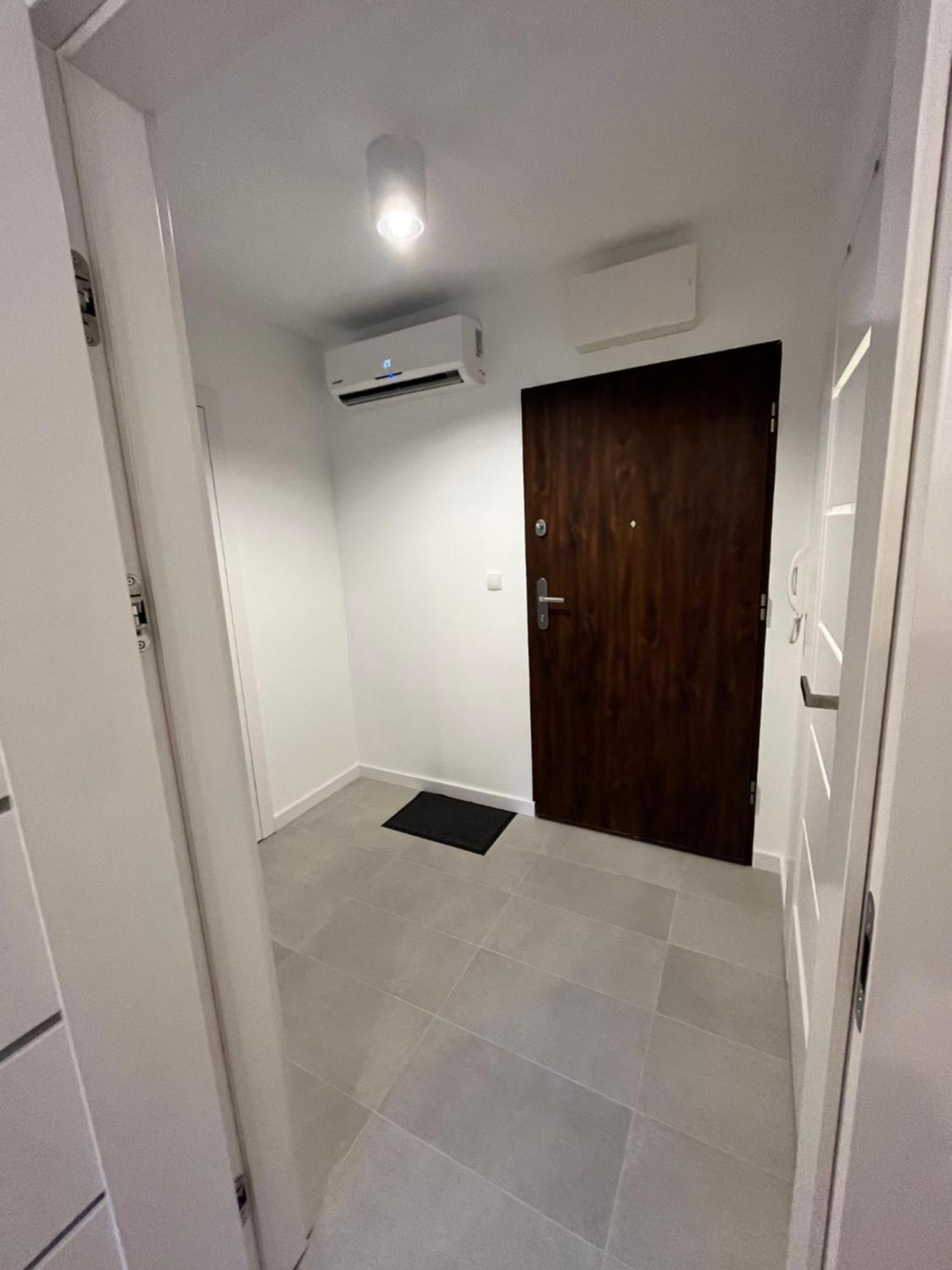 Apartament Julia 1-4 Os Starowapiennikowa 42A Z Balkonem Ze Sniadaniem Kontynentalnym Κίελτσε Εξωτερικό φωτογραφία