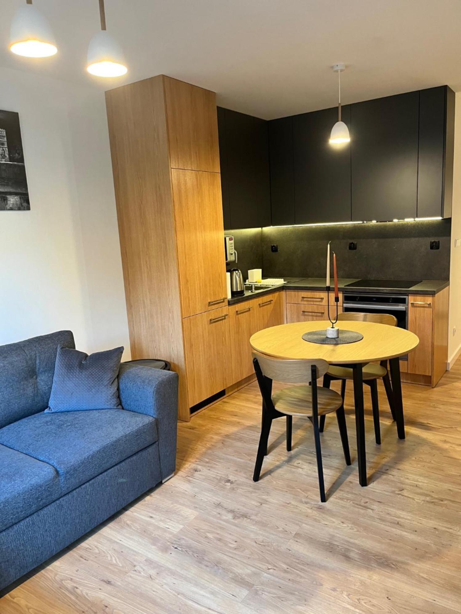 Apartament Julia 1-4 Os Starowapiennikowa 42A Z Balkonem Ze Sniadaniem Kontynentalnym Κίελτσε Εξωτερικό φωτογραφία