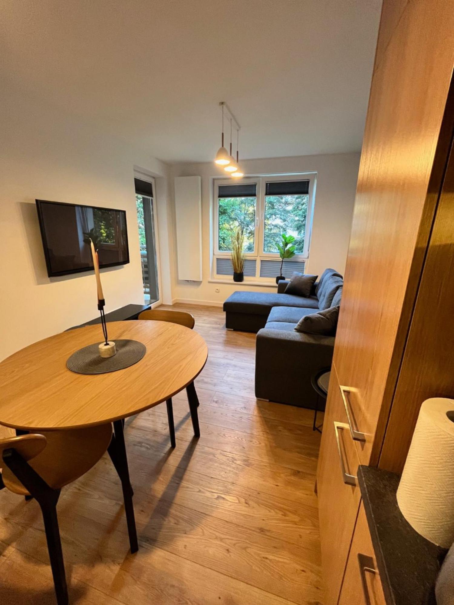 Apartament Julia 1-4 Os Starowapiennikowa 42A Z Balkonem Ze Sniadaniem Kontynentalnym Κίελτσε Εξωτερικό φωτογραφία
