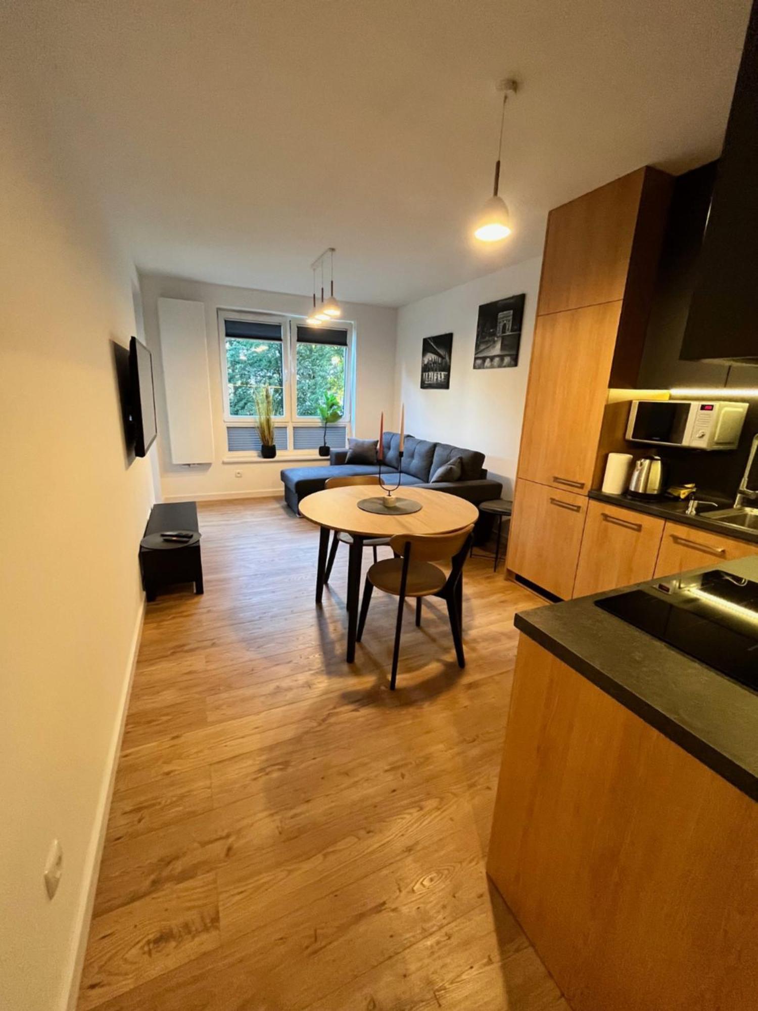 Apartament Julia 1-4 Os Starowapiennikowa 42A Z Balkonem Ze Sniadaniem Kontynentalnym Κίελτσε Εξωτερικό φωτογραφία